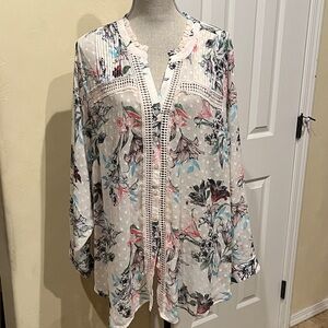 Torrid Cream Floral Blouse with crotchet lace trim